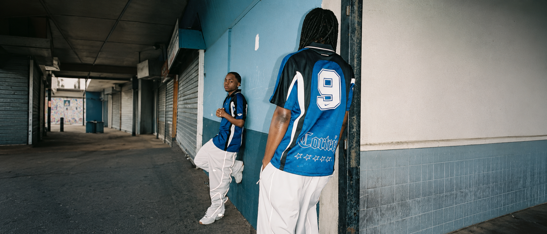 Sports apparel style